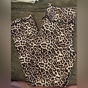 Zyia leopard print booty leggings #65